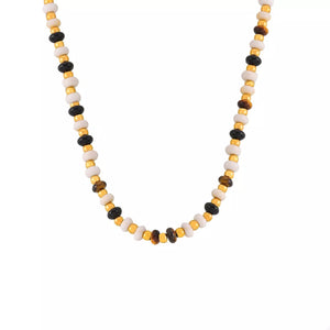necklace in Gold with beaded and layered