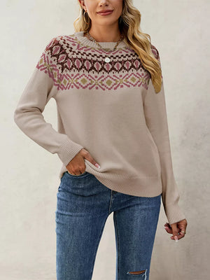 classic pullover sweater in Black with crew neck