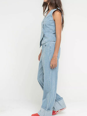 95%cotton, 5%spandex Care instructions: Machine wash cold set in Light Blue with relaxed silhouette