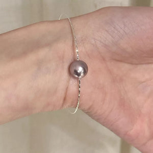 bracelet in silver with pearl embellishment and wrist-length