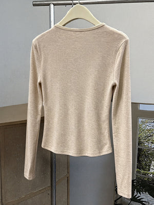 Oatmeal Color t-shirt with hip-length and pullover