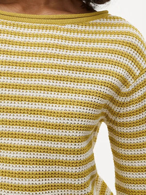 pullover sweater in light blue with boat neck and long sleeve