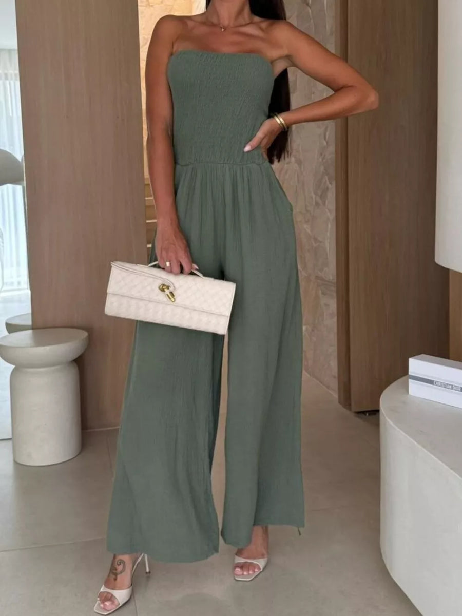White jumpsuit with wide-leg and sleeveless
