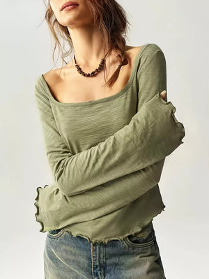 Black t-shirt with waist-length and pullover