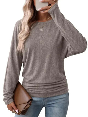 Long Sleeve Crew Neck Casual T-Shirt in Apricot with ruched