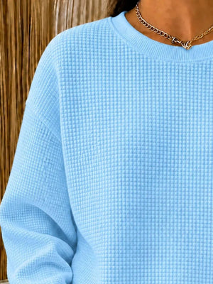 Navy sweatshirt with hip-length and pullover