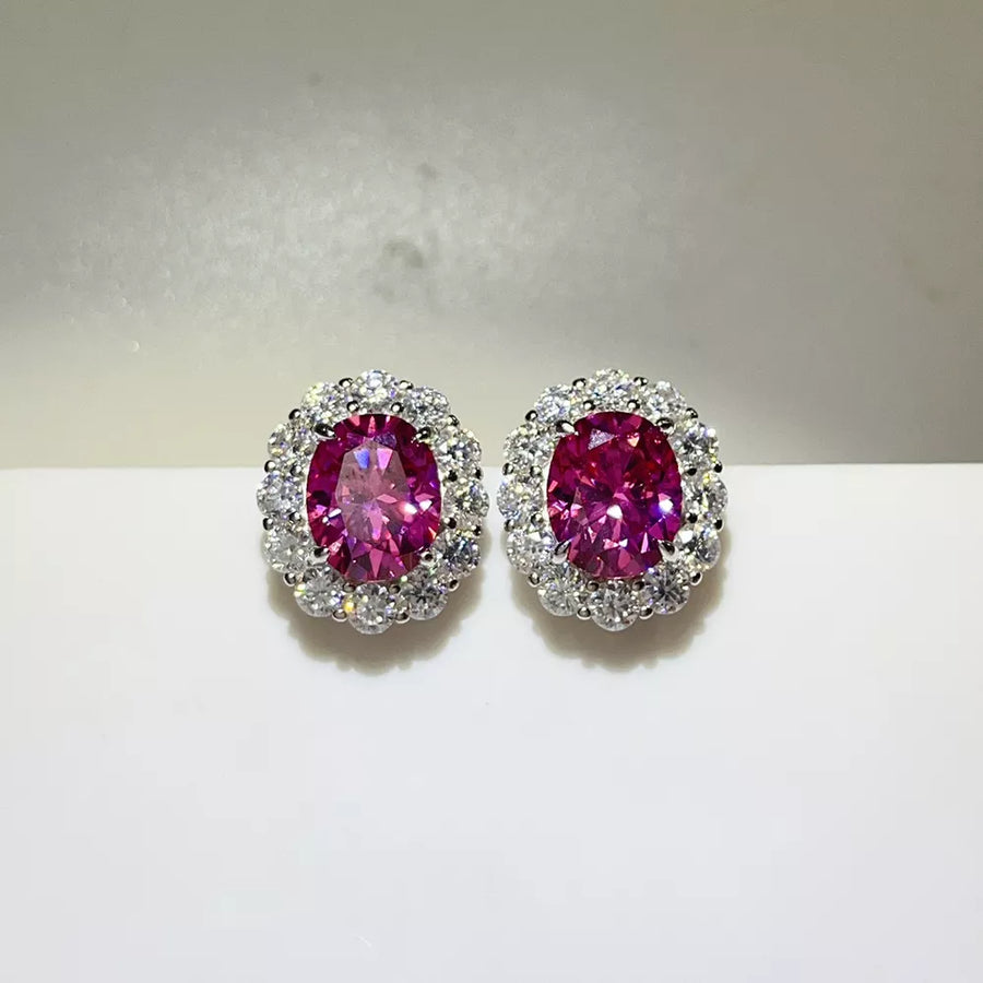 925 sterling silver,Moissanite Carat weight: 6ct Care instructions: 1 earrings in silver with cluster silhouette