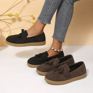 loafers in black featuring tassels and regular fit
