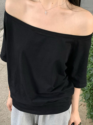Boat Neck Short Sleeve T-Shirt in White with asymmetrical