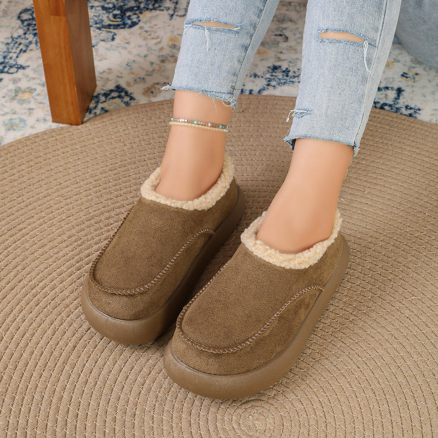 boots in olive green with plush-lined and low-cut