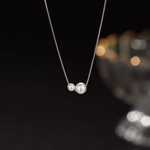 necklace in Cream with pendant and choker