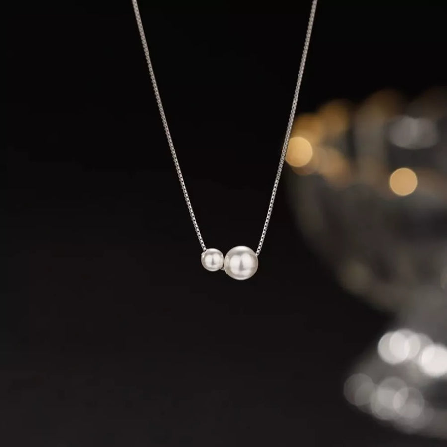 necklace in Cream with pendant and choker
