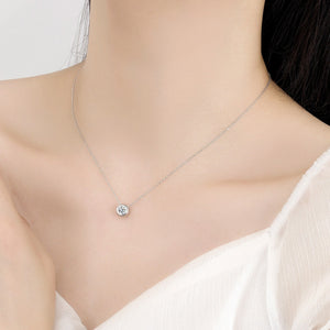 necklace in clear with moissanite stone and princess-length