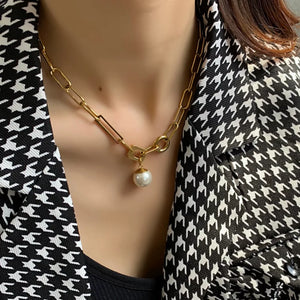 Synthetic Pearl, 18K Gold-Plated, Stainless Steel Care instructions: Avoid weari necklace in Gold with regular silhouette