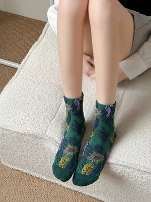 artsy socks in pale yellow with N/A