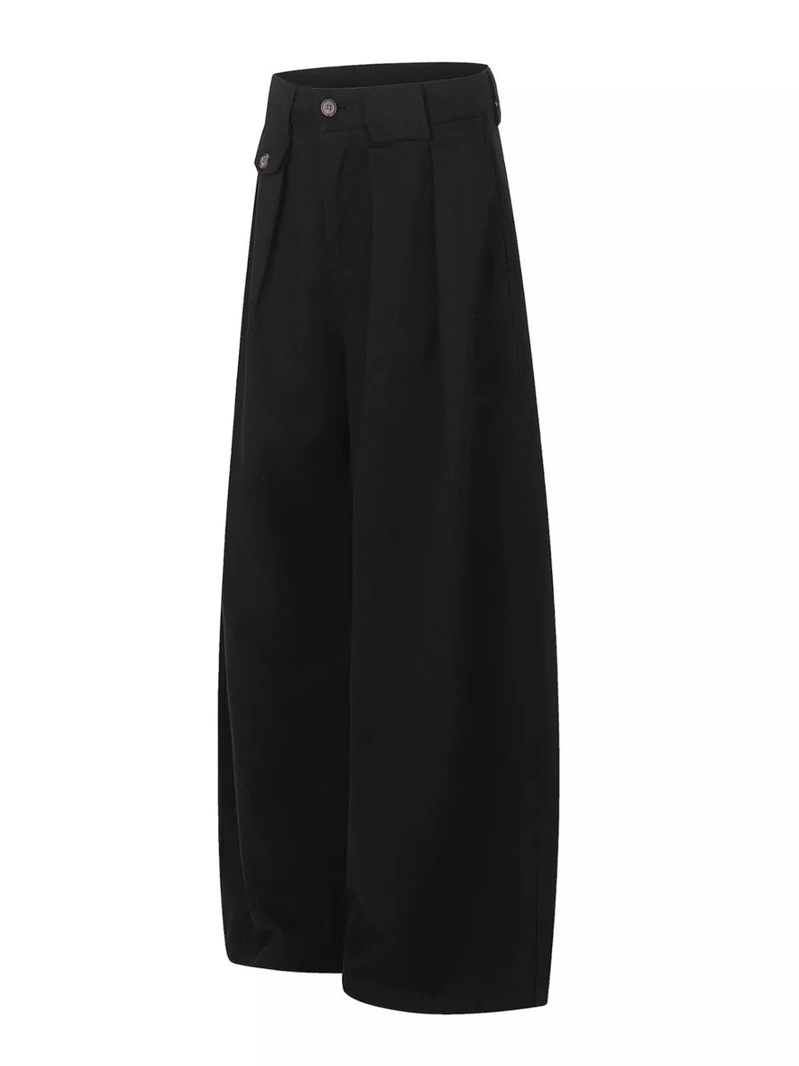 wide-leg pants in Black with pleated front and full-length