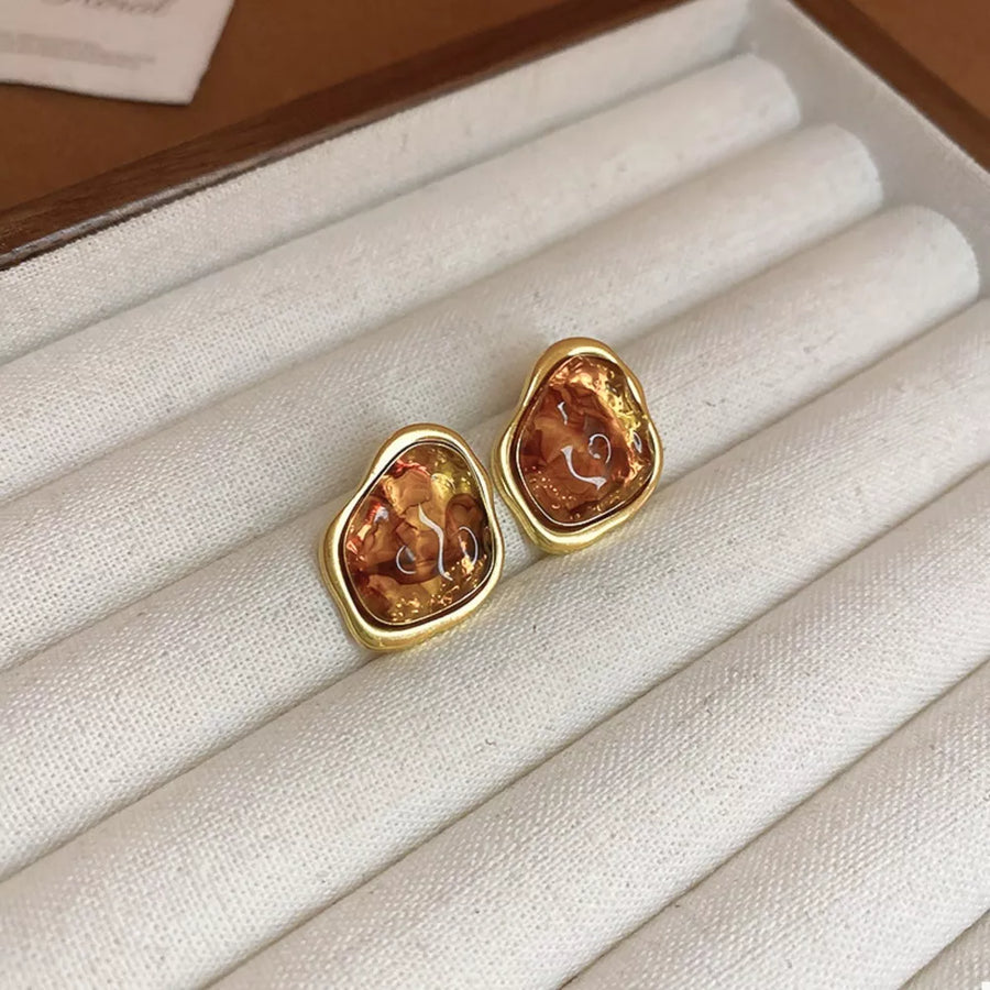 earrings in gold with geometric and gold-plated
