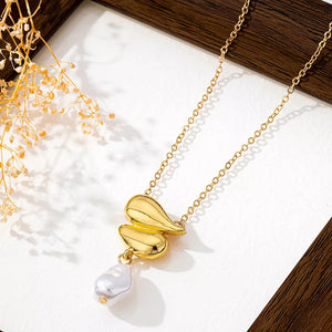 necklace in gold featuring gold-plated and straight fit