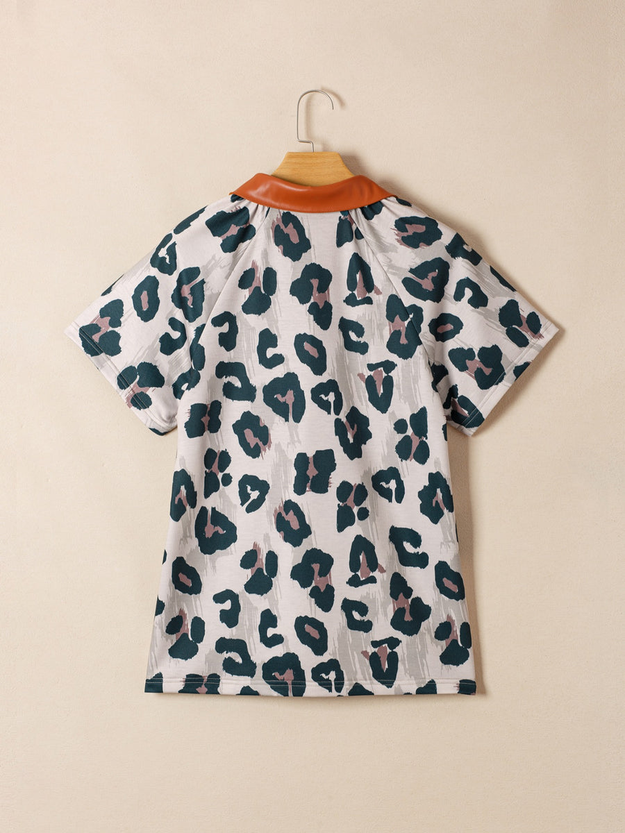 Print short sleeve blouse with animal print and brown collar
