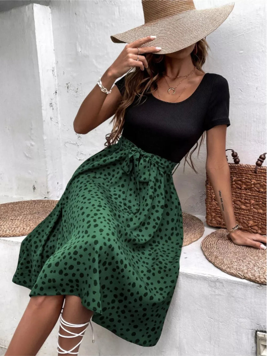 Brown midi dress with tied and short sleeve