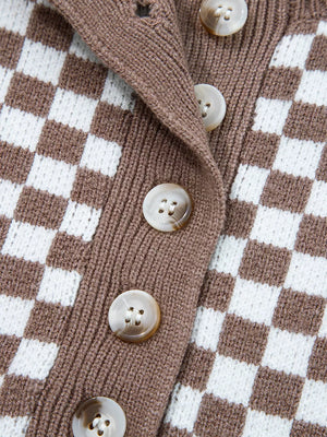 pullover sweater in brown with buttoned and hip-length