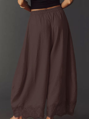 wide-leg pants in Black