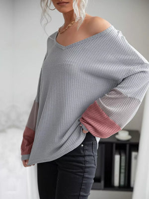 100% polyester Care instructions: Machine wash cold t-shirt in light grey with relaxed silhouette