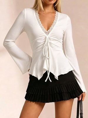 romantic blouse in White with v-neck