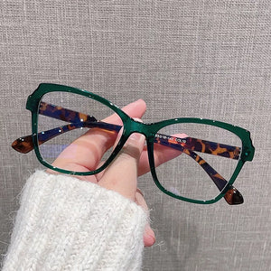 sunglasses in Style D with leopard-print and lightweight