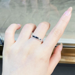 925 Sterling Silver Ring Style 10500115180 in silver with textured edges