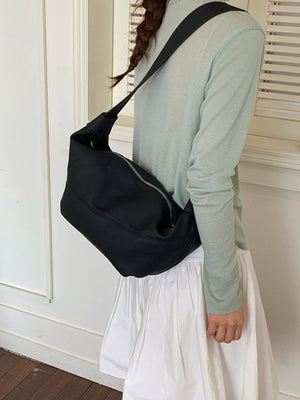 black crossbody bag with small and zip-front