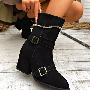 Black boots with ankle-length and side-zip