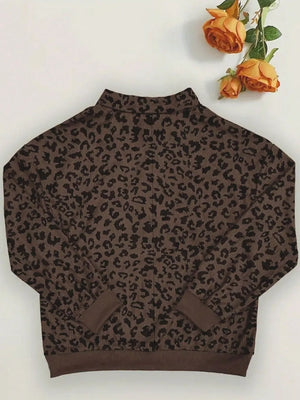 charcoal sweatshirt with slightly stretchy and long sleeve