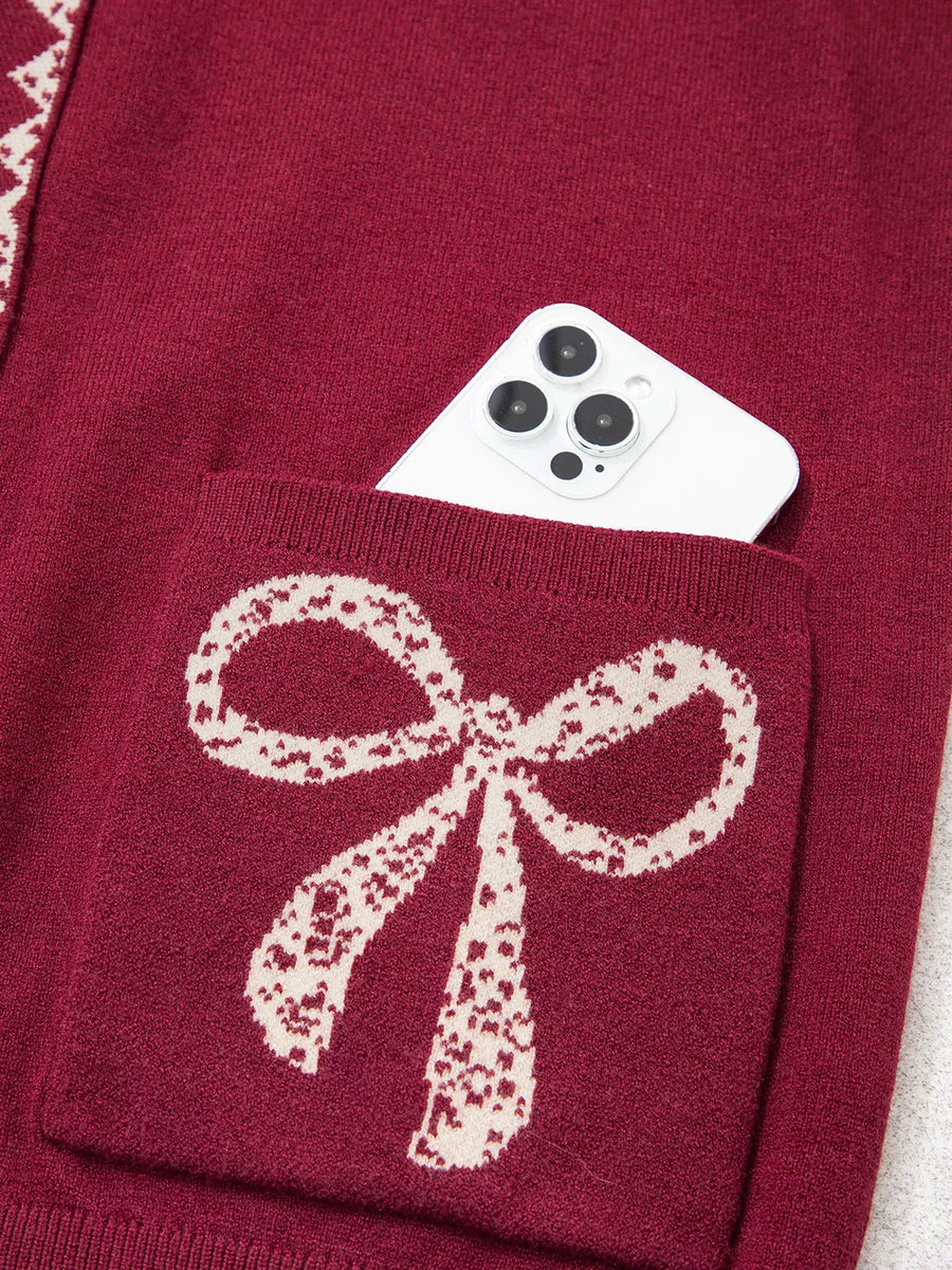 cardigan in burgundy with buttoned and hip-length