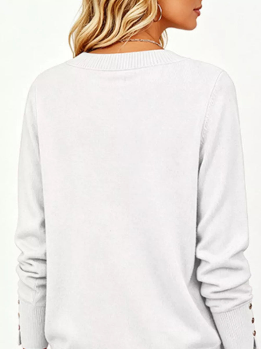 White regular v-neck sweater with v-neck