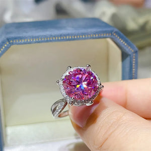5 Carat Moissanite Halo Ring Platinum-plated 925 Silver in pink with halo setting
