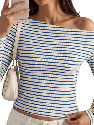 Black fitted t-shirt with off-shoulder
