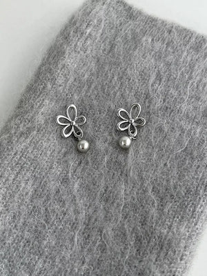 earrings in Gray with floral and drop design