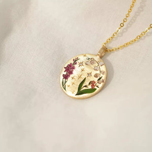 necklace in gold with floral and 18K Gold-Plated