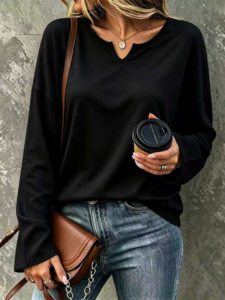 t-shirt in Beige with v-neck and long sleeve