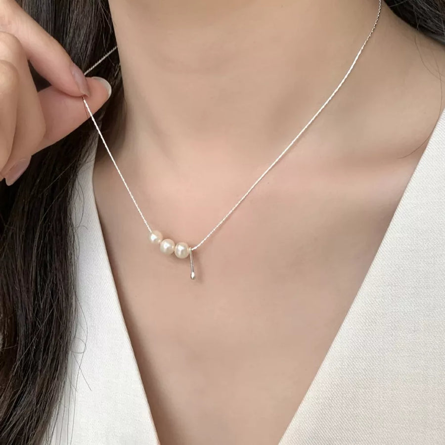 silver ACCESSORIES with collar length and clasp