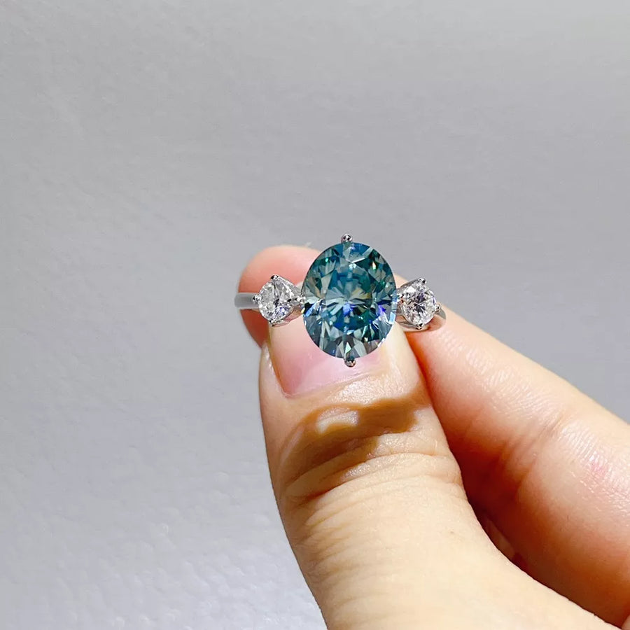5 Carat Moissanite 925 Sterling Silver Ring in clear with moissanite stones