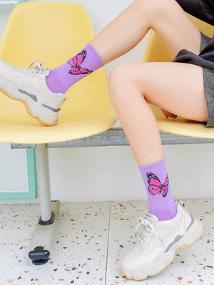 Purple socks with elastic and butterfly-print