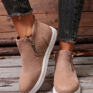 ankle boots in Pink with side zipper and ankle-length