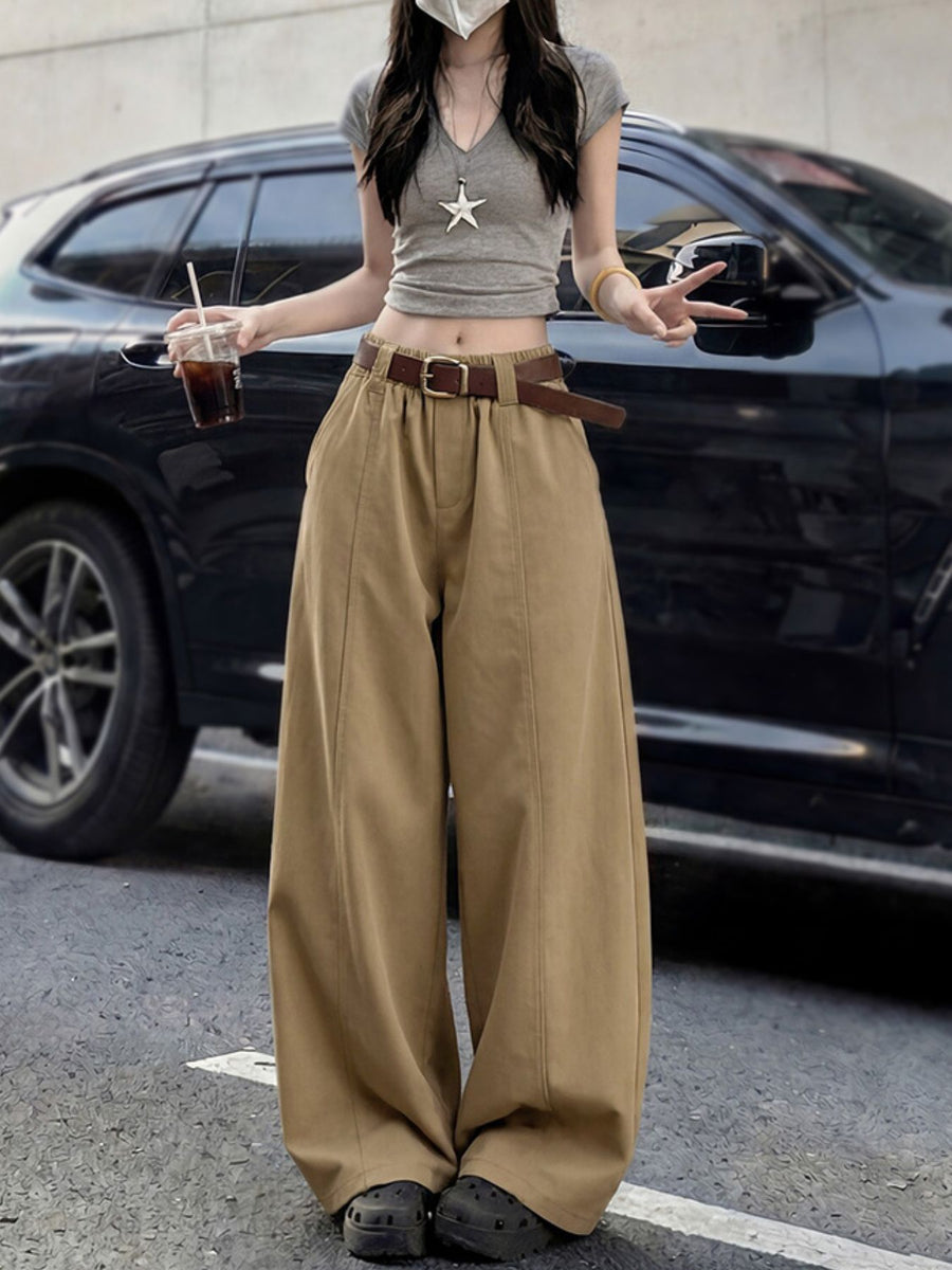 cargo pants in khaki featuring pocketed and wide-leg fit