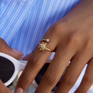 ring in gold featuring 18K gold-plated and bypass fit