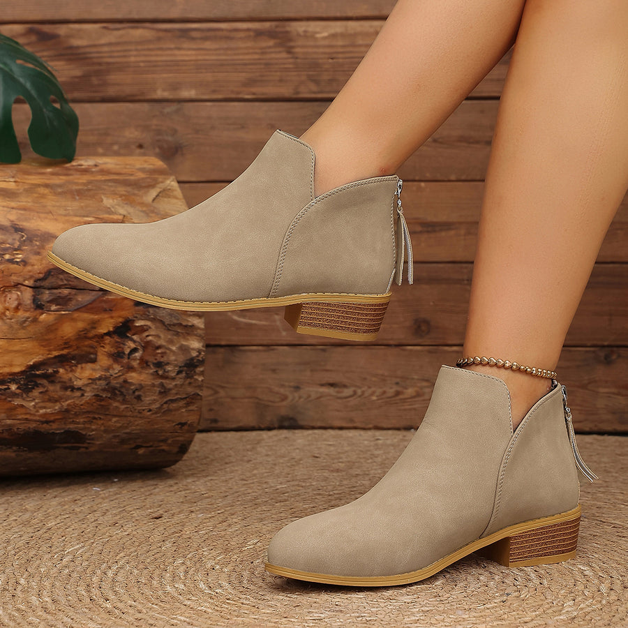 ankle boots in Brown with V-cut and ankle-length