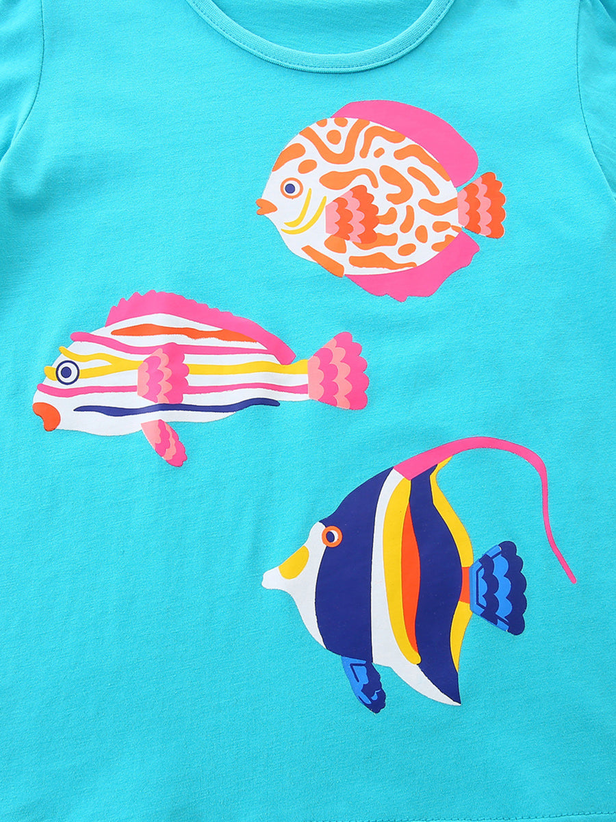 Baby t-shirt in blue cotton with playful fish print.
