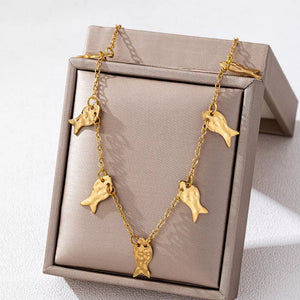 18K Gold-Plated,Alloy Care instructions: Avoid wearing during exercise, as sweat necklace in gold with delicate silhouette