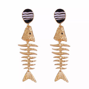 18K Gold-Plated, Resin, Zinc alloy Care instructions: Avoid wearing during exerc earrings in white with straight silhouette